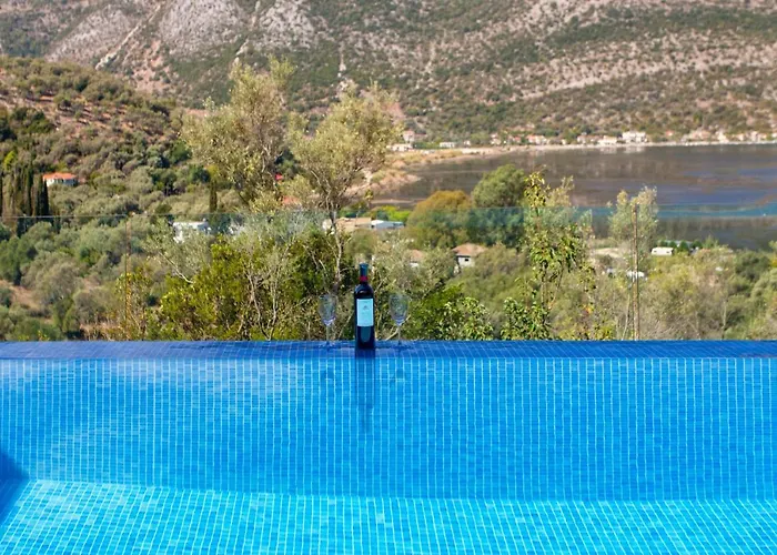 Luca ヴィラ Katokhórion